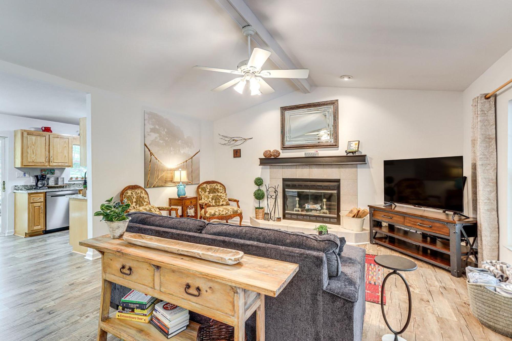 Pet-Friendly Home With Hot Tub In Blue Ridge! Bagian luar foto