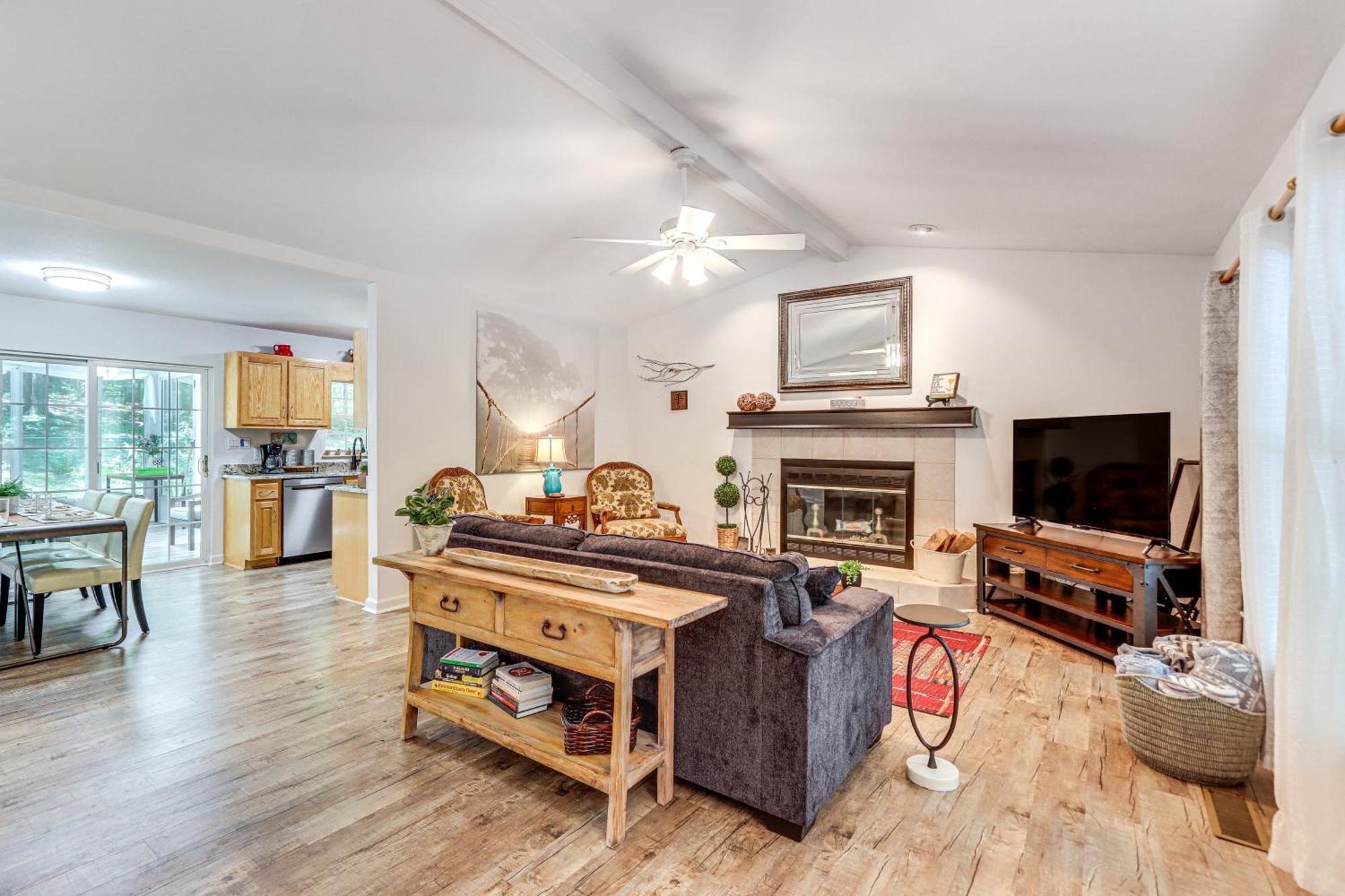 Pet-Friendly Home With Hot Tub In Blue Ridge! Bagian luar foto
